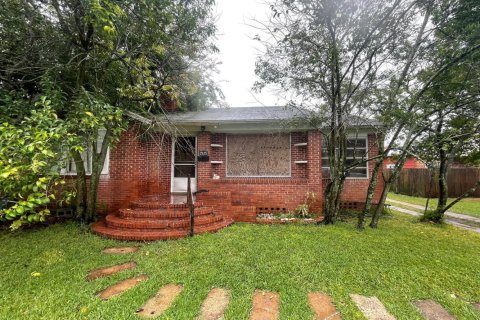House in Jacksonville, Florida 3 bedrooms, 165.92 sq.m. № 834625 - photo 1