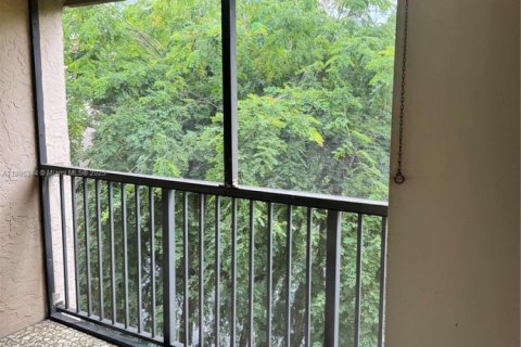 Снять в аренду кондоминиум в Майами, Флорида 2 спальни, 84.17м2, № 1949590 - фото 9