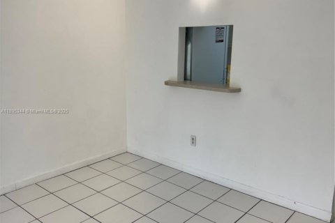 Снять в аренду кондоминиум в Майами, Флорида 2 спальни, 84.17м2, № 1949590 - фото 12