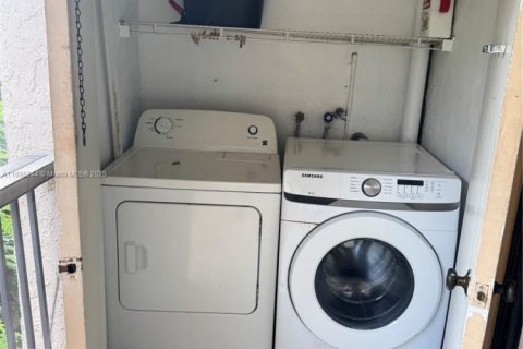 Снять в аренду кондоминиум в Майами, Флорида 2 спальни, 84.17м2, № 1949590 - фото 8