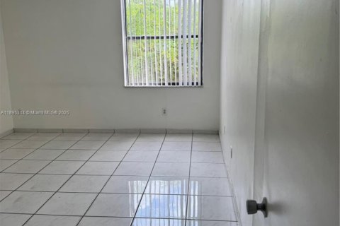 Снять в аренду кондоминиум в Майами, Флорида 2 спальни, 84.17м2, № 1949590 - фото 15