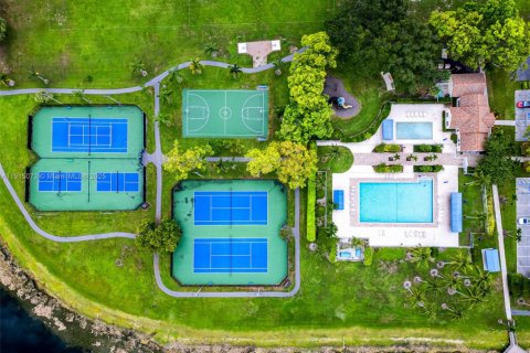 Villa ou maison à vendre à Lake Worth, Floride: 4 chambres, 231.23 m2 № 1970238 - photo 25