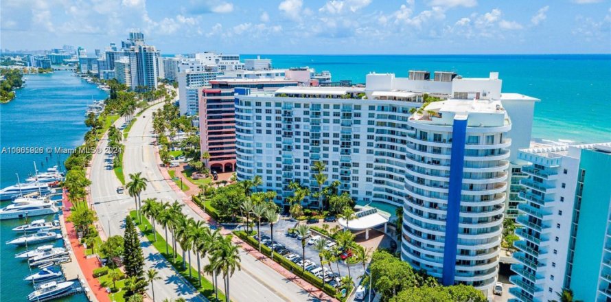 Condo à Miami Beach, Floride, 3 chambres  № 1978312