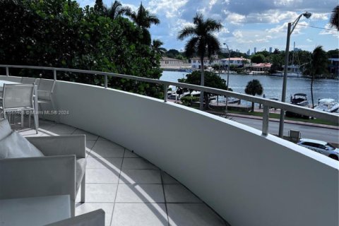 Copropriété à louer à Miami Beach, Floride: 3 chambres, 126.35 m2 № 1978312 - photo 16