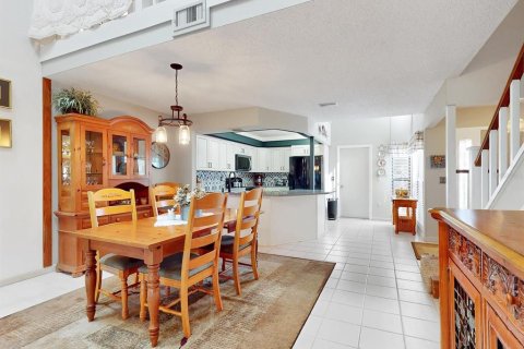 Touwnhouse à vendre à Haines City, Floride: 2 chambres, 171.31 m2 № 2233644 - photo 11