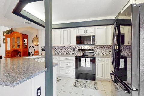 Touwnhouse à vendre à Haines City, Floride: 2 chambres, 171.31 m2 № 2233644 - photo 7