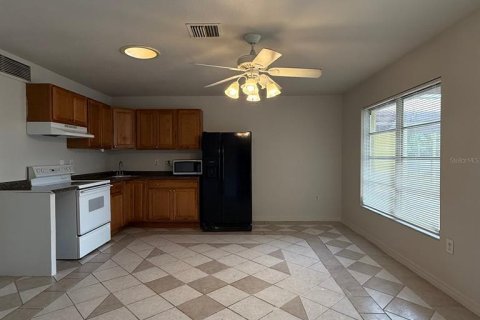 Appartement à louer à North Port, Floride: 1 chambre, 51.1 m2 № 2342739 - photo 2