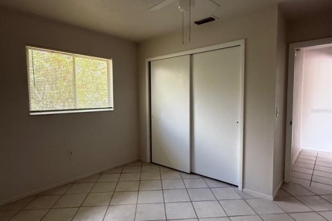 Appartement à louer à North Port, Floride: 1 chambre, 51.1 m2 № 2342739 - photo 4