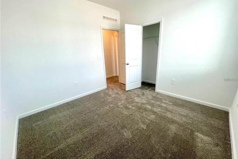 Townhouse in Davenport, Florida 3 bedrooms, 173.17 sq.m. № 1908991 - photo 14