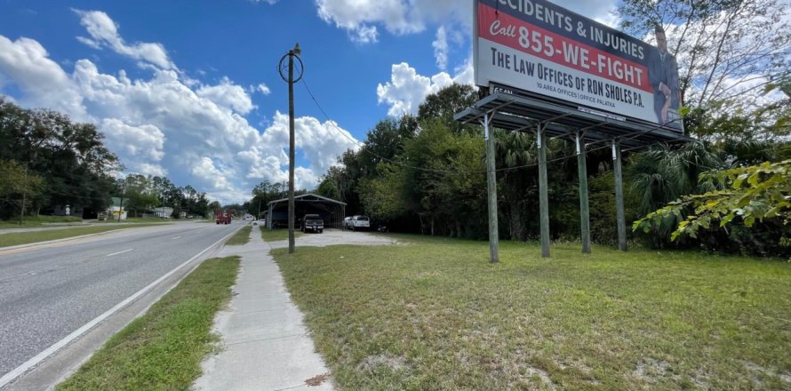 Commercial property in Palatka, Florida 228.54 sq.m. № 773067