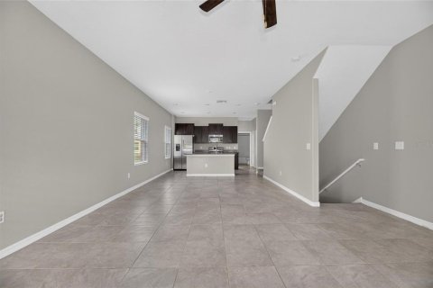 Townhouse in PALM RIVER TOWNHOMES in Tampa, Florida 3 bedrooms, 173.17 sq.m. № 2228135 - photo 14