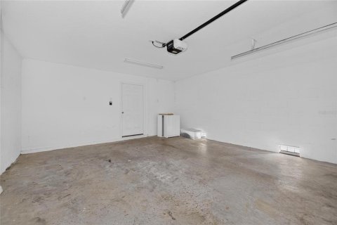 Townhouse in PALM RIVER TOWNHOMES in Tampa, Florida 3 bedrooms, 173.17 sq.m. № 2228135 - photo 8