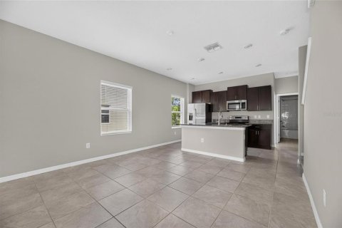 Townhouse in PALM RIVER TOWNHOMES in Tampa, Florida 3 bedrooms, 173.17 sq.m. № 2228135 - photo 18