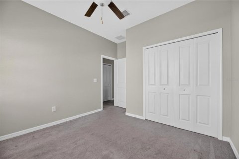 Townhouse in PALM RIVER TOWNHOMES in Tampa, Florida 3 bedrooms, 173.17 sq.m. № 2228135 - photo 30