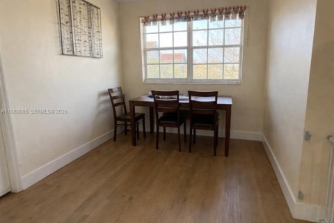 Copropriété à louer à Pembroke Pines, Floride: 2 chambres, 104.98 m2 № 2051128 - photo 7