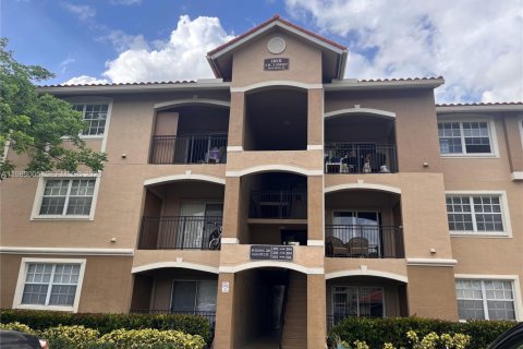 Copropriété à louer à Pembroke Pines, Floride: 2 chambres, 104.98 m2 № 2051128 - photo 15
