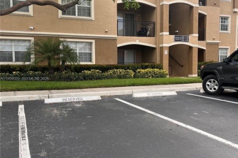 Copropriété à louer à Pembroke Pines, Floride: 2 chambres, 104.98 m2 № 2051128 - photo 16