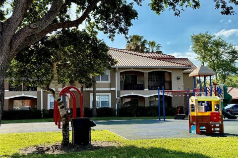 Copropriété à louer à Pembroke Pines, Floride: 2 chambres, 104.98 m2 № 2051128 - photo 22