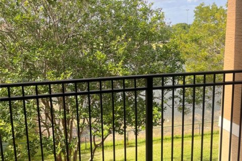 Copropriété à louer à Pembroke Pines, Floride: 2 chambres, 104.98 m2 № 2051128 - photo 18