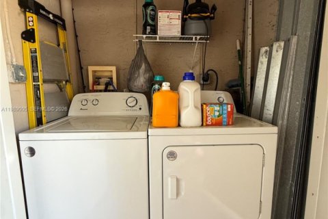 Copropriété à louer à Pembroke Pines, Floride: 2 chambres, 104.98 m2 № 2051128 - photo 14