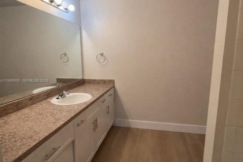 Copropriété à louer à Pembroke Pines, Floride: 2 chambres, 104.98 m2 № 2051128 - photo 11