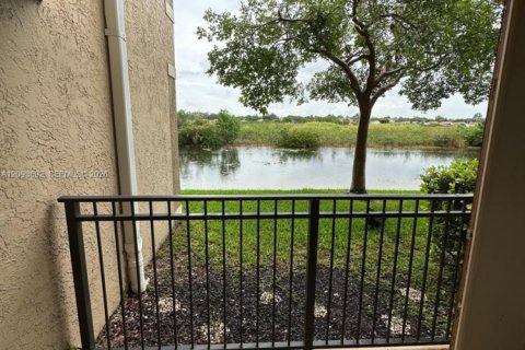 Apartment in Pembroke Pines, Florida 2 bedrooms, 104.98 sq.m. № 2381717 - photo 8