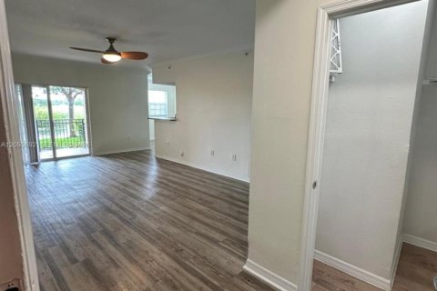 Apartment in Pembroke Pines, Florida 2 bedrooms, 104.98 sq.m. № 2381717