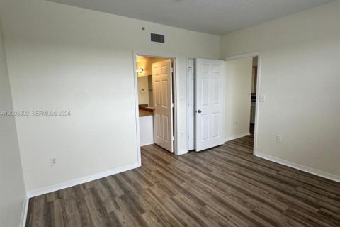 Apartment in Pembroke Pines, Florida 2 bedrooms, 104.98 sq.m. № 2381717 - photo 13