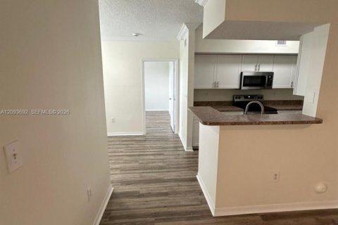 Apartment in Pembroke Pines, Florida 2 bedrooms, 104.98 sq.m. № 2381717 - photo 9