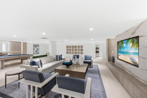Condo in Palm Beach, Florida, 2 bedrooms № 2190925 - photo 12