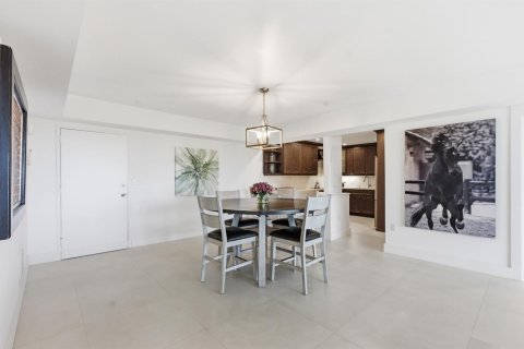 Condo in Palm Beach, Florida, 2 bedrooms № 2190925 - photo 18