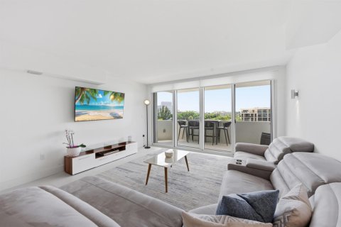 Condo in Palm Beach, Florida, 2 bedrooms № 2190925 - photo 27
