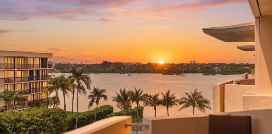 Condo in Palm Beach, Florida, 2 bedrooms № 2190925