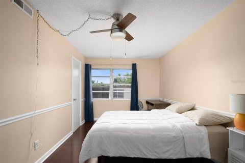 Condominio en venta en Gainesville, Florida, 2 dormitorios, 79.25 m2 № 1675243 - foto 16