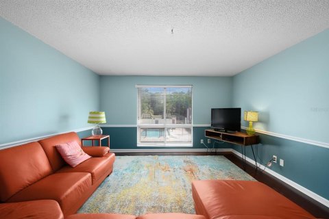 Condominio en venta en Gainesville, Florida, 2 dormitorios, 79.25 m2 № 1675243 - foto 5