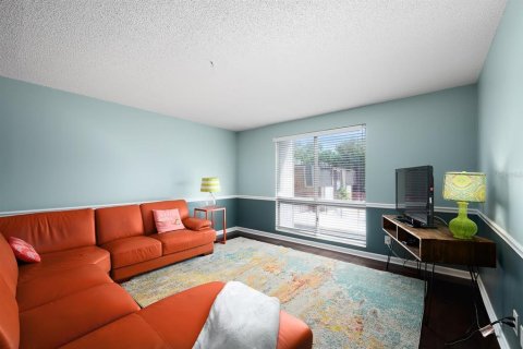 Condominio en venta en Gainesville, Florida, 2 dormitorios, 79.25 m2 № 1675243 - foto 6