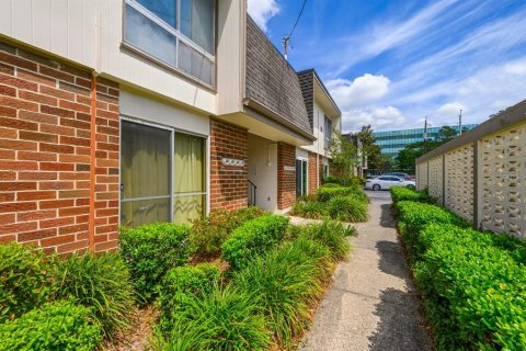 Condominio en venta en Gainesville, Florida, 2 dormitorios, 79.25 m2 № 1675243 - foto 2