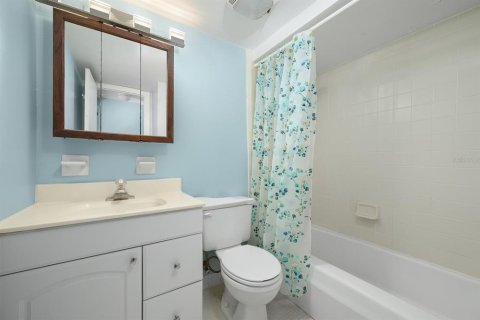 Condominio en venta en Gainesville, Florida, 2 dormitorios, 79.25 m2 № 1675243 - foto 15