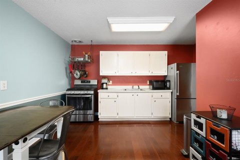 Condominio en venta en Gainesville, Florida, 2 dormitorios, 79.25 m2 № 1675243 - foto 8