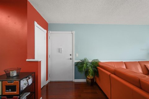 Condominio en venta en Gainesville, Florida, 2 dormitorios, 79.25 m2 № 1675243 - foto 3
