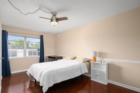Condominio en venta en Gainesville, Florida, 2 dormitorios, 79.25 m2 № 1675243 - foto 17