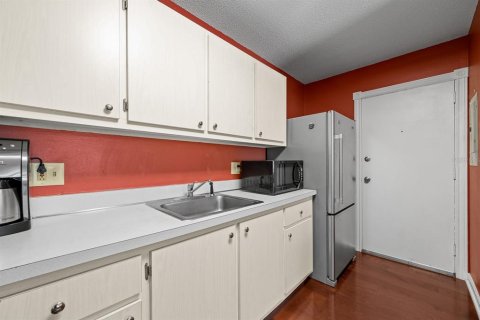 Condominio en venta en Gainesville, Florida, 2 dormitorios, 79.25 m2 № 1675243 - foto 10