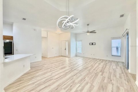 Villa ou maison à louer à Oxford, Floride: 3 chambres, 124.67 m2 № 2415215 - photo 9