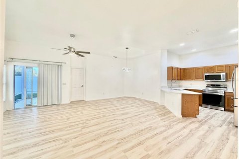 Villa ou maison à louer à Oxford, Floride: 3 chambres, 124.67 m2 № 2415215 - photo 5