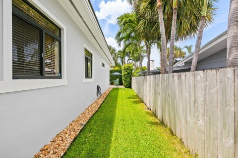 Casa en venta en Pompano Beach, Florida, 3 dormitorios, 198.07 m2 № 2246181 - foto 15