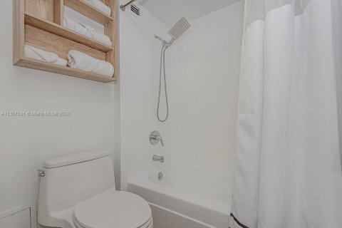 Copropriété à louer à Miami Beach, Floride: 61.32 m2 № 2334943 - photo 4