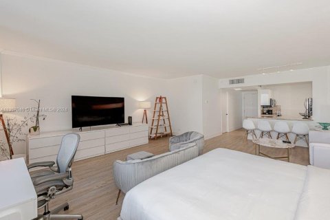 Copropriété à louer à Miami Beach, Floride: 61.32 m2 № 2334943 - photo 14