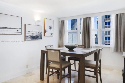Copropriété à louer à Fort Lauderdale, Floride: 2 chambres, 134.71 m2 № 2192491 - photo 11