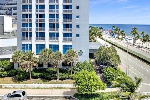 Copropriété à louer à Fort Lauderdale, Floride: 2 chambres, 134.71 m2 № 2192491 - photo 19