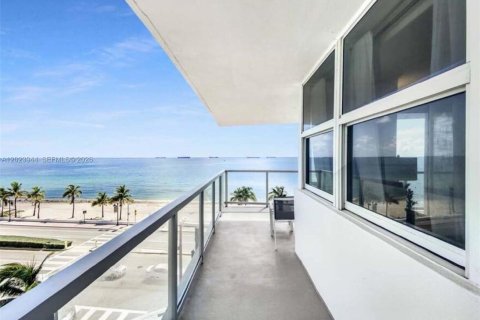 Copropriété à louer à Fort Lauderdale, Floride: 2 chambres, 134.71 m2 № 2192491 - photo 17